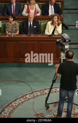 Najat Vallaud-Belkacem, Laurent Fabius, Valerie Trierweiler sont vus à l'Assemblée constituante de la Tunisie à Tunis, en Tunisie, le 5 juillet 2013. Hollande, dont le voyage de deux jours en Tunisie est le premier d'un président français depuis la révolution de janvier 2011 qui a renversé l'homme fort vétéran et ancien allié français Zine El Abidine Ben Ali, a exprimé des mots d'encouragement pour un pays gouverné par l'islamiste. Photo de Mousse/ABACAPRESS.COM Banque D'Images