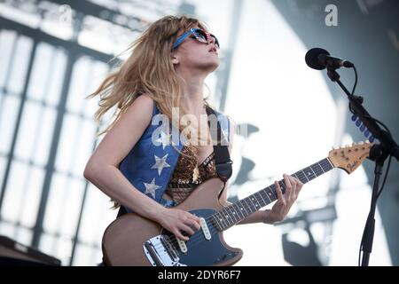 Deap Vally se produit lors du Festival de musique Eurockeennes, à Belfort, en France, le 5 juillet 2013. Photo de Romain BoE/ABACAPRESS.COM Banque D'Images