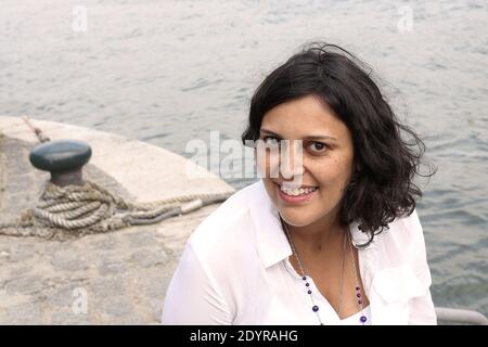 Myriam El Khomri, porte-parole de la candidate du Parti socialiste à l'élection mayonnaise de Paris 2014, Anne Hidalgo, pose à Paris, en France, le 11 juillet 2013. Photo de Stephane Lemouton/ABACAPRESS.COM Banque D'Images