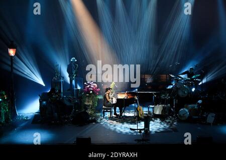 Melody Gardot, chanteuse, écrivaine et musicienne américaine nominée aux Grammy, se produit en direct dans la salle de concert Olympia de Paris, France, le 12 juillet 2013. Photo de Audrey Poree/ABACAPRESS.COM Banque D'Images