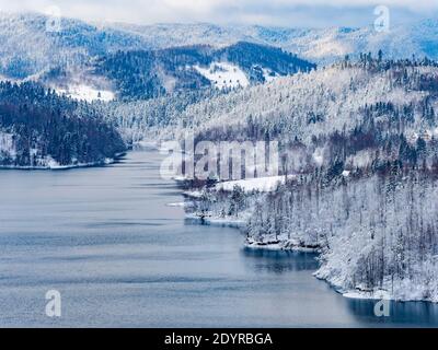 Hiver spectacle paysage paysage paysage panorama pittoresque lac Lokve Lokvarsko jezero En Croatie Europe Banque D'Images