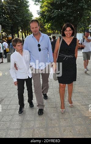 Anne Hidalgo et Jean-Marc Germain lors de la dernière étape de la 100e course cycliste Tour de France entre Versailles et Paris, sur les champs Elysées, à Paris, France, le 21 juillet 2013. Photo de Thierry Plessis/ABACAPRESS.COM Banque D'Images