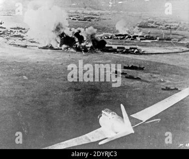 Photographie aérienne, prise par un pilote japonais, de la destruction de Pearl Harbor, le 7 décembre 1941 Banque D'Images