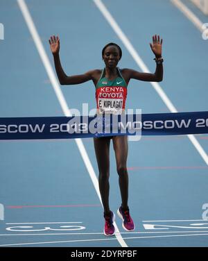 Edna Kiplagat, au Kenya, célèbre après avoir remporté le marathon féminin aux 14e championnats du monde d'athlétisme de l'IAAF au stade Luzhniki à Moscou, en Russie, le 10 août 2013. Photo de Giuliano Bevilacqua/ABACAPRESS.COM Banque D'Images