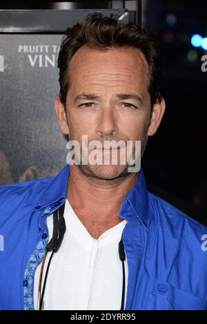 Luke Perry assiste à la première de « Shark Tourist » à ArcLight Hollywood à Los Angeles, CA, USA le 14 août 2013. Photo de Lionel Hahn/ABACAPRESS.COM Banque D'Images