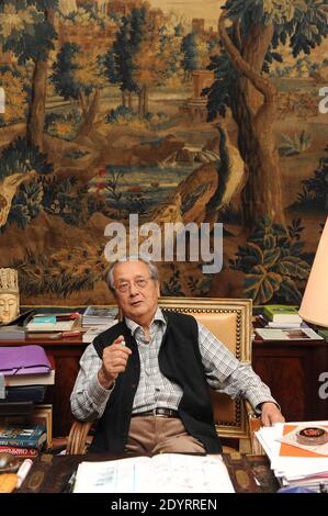 L'avocat français Jacques Verges vu dans son bureau à Paris, France, le 9 septembre 2010. Photo par Ammar Abd Rabbo/ABACAPRESS.COM Banque D'Images