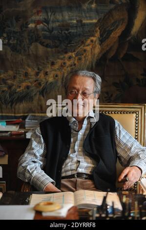 L'avocat français Jacques Verges vu dans son bureau à Paris, France, le 9 septembre 2010. Photo par Ammar Abd Rabbo/ABACAPRESS.COM Banque D'Images