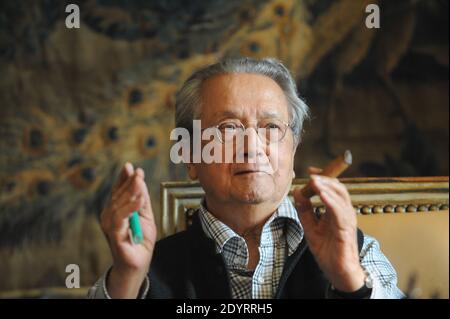 L'avocat français Jacques Verges vu dans son bureau à Paris, France, le 9 septembre 2010. Photo par Ammar Abd Rabbo/ABACAPRESS.COM Banque D'Images