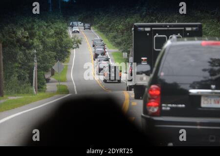 Le cortège du président Barack Obama voyage le long de Edgartown West Tisbury Road le 18 août 2013 à Edgartown, Massachusetts. Les Obama passent leur dernière journée sur l'île de Martha's Vineyard avant de retourner à Washington. Photo par Darren McCollester/Pool/ABACAPRESS.COM ISP POOL Banque D'Images