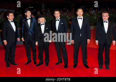 Le producteur Yoshi Ikezawa, le producteur Joseph Chou, le réalisateur Shinji Aramaki, Leiji Matsumoto, l'acteur Haruma Miura et le réalisateur Alberto Barbera du Festival du film de Venise assistent à la première de Harlock Space Pirate 3D lors du 70e Festival International du film de Venise qui s'est tenu à Sala Grande à Venise, en Italie, le 3 septembre 2013. Photo de Nicolas Genin/ABACAPRESS.COM Banque D'Images