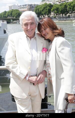 Jean-Loup Dabadie et sa femme Véronique assistent au brunch blanc organisé par le Groupe Barriere pour Sodexho avec une croisière à Paris, France, le 26 juin 2013. Photo par ABACAPRESS.COM Banque D'Images