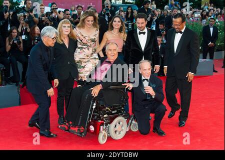 Membres du jury compositeur, musicien et producteur japonais Ryuichi Sakamoto, réalisateur britannique Andrea Arnold, actrice allemande Martina Gedeck, actrice française Virginie Ledoyen, réalisateur, scénariste et producteur chilien Pablo Larrain, acteur et réalisateur chinois Jiang Wen, Le directeur italien et président du jury Bernardo Bertolucci et le directeur de la photographie français suisse Renato Berta arrivent à la cérémonie de clôture du 70e Festival international du film de Venise qui s'est tenu à Sala Grande à Venise, Italie, le 7 septembre 2013. Photo de Nicolas Genin/ABACAPRESS.COM Banque D'Images