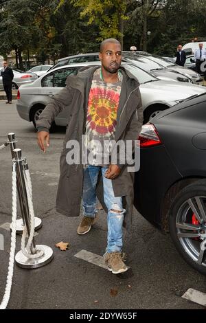 Kanye West participe au salon de la collection prêt-à-porter printemps-été 2014 de Céline, qui s'est tenu au tennis Club de Paris, France, le 29 septembre 2013. Photo de Nicolas Briquet/ABACAPRESS.COM Banque D'Images