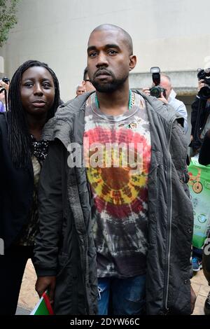 Kanye West participe au salon de la collection prêt-à-porter printemps-été 2014 de Céline, qui s'est tenu au tennis Club de Paris, France, le 29 septembre 2013. Photo de Nicolas Briquet/ABACAPRESS.COM Banque D'Images