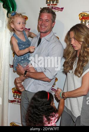 Eric Dane, Rebecca Gayheart, Disney Junior Live On Tour ! Pirate & Princess Adventure au Dolby Theatre de Hollywood, Los Angeles, CA, USA le 29 septembre 2013 (en photo : Eric Dane, Rebecca Gayheart). Photos de Baxter/ABACAPRESS.COM Banque D'Images