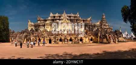 Le monastère de Maha Aungmye Bonzan est situé à Inwa, près de Mandalay, au Myanmar. Banque D'Images