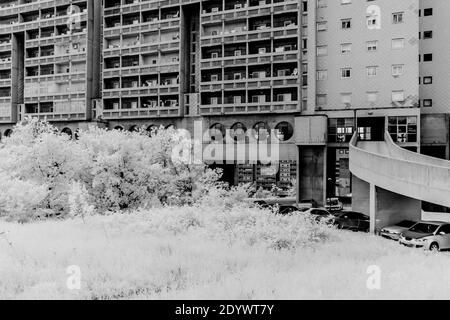 trieste, italie, 28 avril 2018, complexe d'habitation ater, rozzol melara, enregistrement infrarouge Banque D'Images