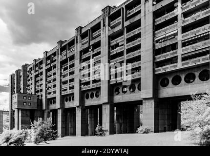 trieste, italie, 28 avril 2018, complexe d'habitation ater, rozzol melara, enregistrement infrarouge Banque D'Images