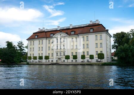 BERLIN, ALLEMAGNE - 19 septembre 2020 : le palais de Kopenick est situé dans la vieille ville du quartier berlinois de Kopenick. Banque D'Images