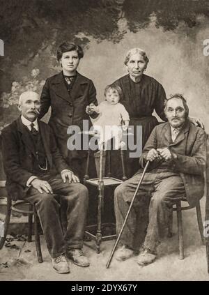 Photo de famille du début des années 1900 Banque D'Images