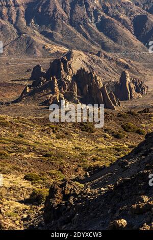 Roques de Garcia vue aérienne depuis le chemin vers Pico Viejo dans le Parc National, Las Canadas del Teide, Tenerife, Iles Canaries, Espagne Banque D'Images