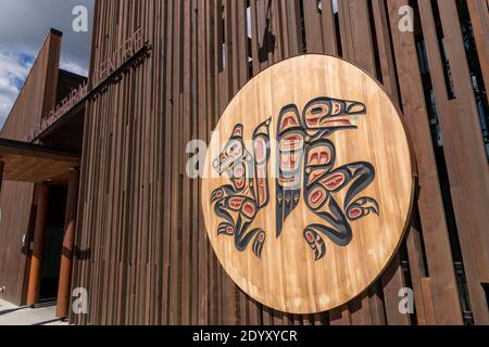 Whitehorse, Canada. 23 juin 2018. La façade du Centre culturel Kwanlin Dun à Whitehorse, au Yukon, au Canada. Credit: Planetpix/Alamy Live News Banque D'Images