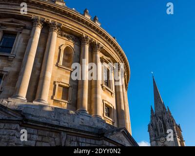 Radcliffe Square, avec Radcliffe Camera, University Church of St Marys the Virgin, University of Oxford, Oxford, Oxfordshire, Angleterre, Royaume-Uni, GB. Banque D'Images