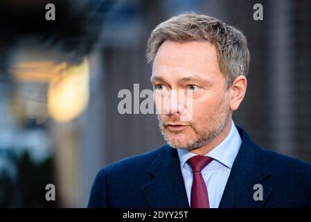 Berlin, Allemagne. 28 décembre 2020. Allemagne, Berlin, 28 décembre 2020: CHRISTIAN LINDNER, membre du Bundestag et Président fédéral du FDP (Freie Demokratische Partei), peut être vu dans une déclaration pour diverses chaînes de télévision sur la situation actuelle concernant la pandémie Covid-19 en cours et la stratégie de vaccination du gouvernement allemand. (Photo de Jan Scheunert/Sipa USA) crédit: SIPA USA/Alay Live News Banque D'Images