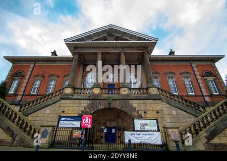 L'ancienne maison personnalisée donnant sur Neptune Marina à Ipswich, Royaume-Uni Banque D'Images