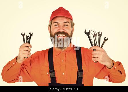 Pièces de rechange. Outils de clé à main. Clé. Techniciens et mécaniciens d'entretien automobile. Outils de réparation. Les travaux lourds sont effectués sur des machines plus grandes ou des équipements lourds. Outils professionnels. Banque D'Images