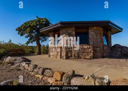 Tour d'observation construite par le CCC à Massai point dans le monument national Chiricahua, Arizona, États-Unis Banque D'Images