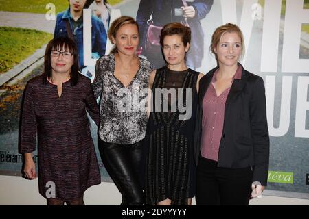 Isabelle Czajka, Julie Ferrier, Emmanuelle Devos et Natacha Regnier assistaient à la première de la vie Domestique, qui s'est tenue au MK2 Quai de Loire, à Paris, en France, le 01 octobre 2013. Photo de Jerome Domine/ABACAPRESS.COM Banque D'Images