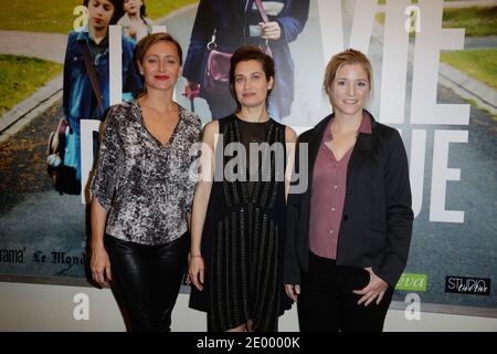 Julie Ferrier, Emmanuelle Devos et Natacha Regnier assistaient à la première de la vie Domestique, qui s'est tenue au MK2 Quai de Loire, à Paris, en France, le 01 octobre 2013. Photo de Jerome Domine/ABACAPRESS.COM Banque D'Images