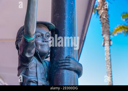 Une sculpture de vague dans le temps à Napier, Nouvelle-Zélande Banque D'Images