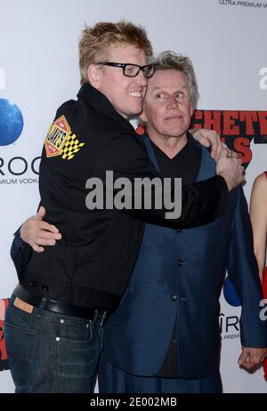 Gary Busey et son fils Jake Busey arrivent à la première de Open Road films « machine Kills » à Regal Cinemas L.A. Vivre à Los Angeles, CA, Etats-Unis le 2 octobre 2013. Photo de Lionel Hahn/ABACAPRESS.COM Banque D'Images