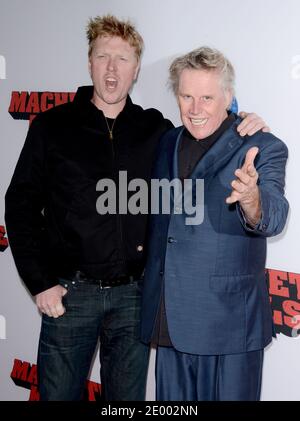 Gary Busey et son fils Jake Busey arrivent à la première de Open Road films « machine Kills » à Regal Cinemas L.A. Vivre à Los Angeles, CA, Etats-Unis le 2 octobre 2013. Photo de Lionel Hahn/ABACAPRESS.COM Banque D'Images