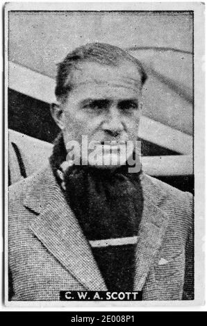 Carte à cigarettes portrait du lieutenant de vol Charles William Anderson Scott, AFC (1903 – 1946) aviateur anglais. En 1934, il remporte la MacRobertson Air Race, course de Londres à Melbourne, en 71 heures. Banque D'Images