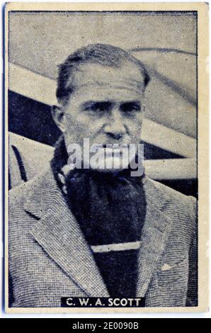 Carte à cigarettes portrait du lieutenant de vol Charles William Anderson Scott, AFC (1903 – 1946) aviateur anglais. En 1934, il remporte la MacRobertson Air Race, course de Londres à Melbourne, en 71 heures. Banque D'Images