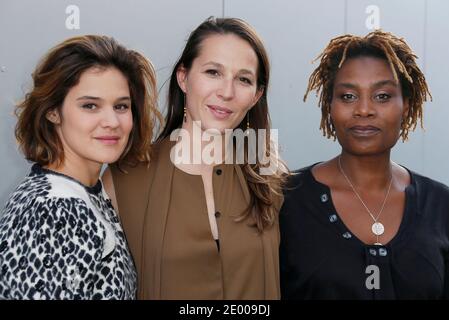 Audrey Estrougo, Marie Denarnaud et Marie Sohna Conde assistent à la séance photo de leur film "une histoire banale", lors du 18e Festival des jeunes directeurs, à Saint-Jean-de-Luz, en France, le 12 octobre 2013. Photo de Patrick Bernard/ABACAPRESS.COM Banque D'Images