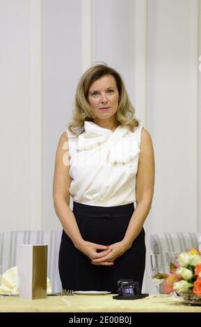 Valérie Trierweiler assiste à un dîner d’État dans le cadre de la visite d’État de deux jours du président français. Pretoria, Afrique du Sud, 14 octobre 2013. Photo de Jacques Witt/Pool/ABACAPRESS.COM Banque D'Images