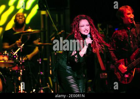 Cyndi Lauper réalise son premier album « She's So Unusual » dans son intégralité pour célébrer le 30e anniversaire de l'album à Chicago, Illinois, États-Unis, le 1er novembre 2013. Photo de Cindy Barrymore/ABACAPRESSS.COM Banque D'Images