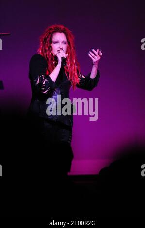 Cyndi Lauper réalise son premier album « She's So Unusual » dans son intégralité pour célébrer le 30e anniversaire de l'album à Chicago, Illinois, États-Unis, le 1er novembre 2013. Photo de Cindy Barrymore/ABACAPRESSS.COM Banque D'Images