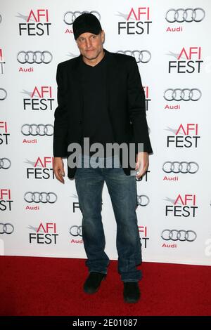 Woody Harrelson arrive à la première de Out of the Furnace à Hollywood, Los Angeles, CA, USA, le 9 novembre 2013. Photo de Krista Kennel/ABACAPRESS.COM Banque D'Images