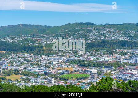 Vue aérienne du stade Basin Reserve, de l'édifice du Dominion Museum et du National War Memorial Hall of Memories à Wellington, Nouvelle-Zélande Banque D'Images