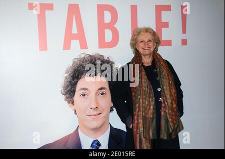 Marie-Christine Barrault participe à la première de 'les Garcons et Guillaume, A Table!' Tenue au théâtre de l'Opéra de Gaumont, à Paris, en France, le 18 novembre 2013. Photo d'Aurore Marechal/ABACAPRESS.COM Banque D'Images