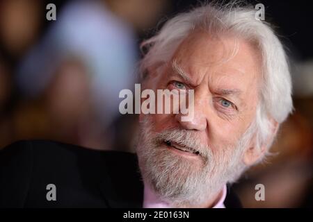 Donald Sutherland assiste à la première des Jeux de la faim de Lionsgate: Cathching Fireat Nokia Theatre L.A. Vivre à Los Angeles, CA, Etats-Unis, le 18 novembre 2013. Photo de Lionel Hahn/ABACAPRESS.COM Banque D'Images