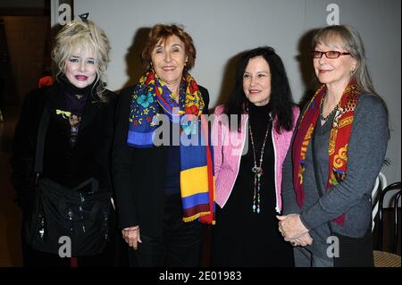 Armande Altai, Edith Cresson, Irene Frain et Marina Vlady assistent au lancement du livre le Dictionnaire universel des Creatrices, qui s'est tenu au siège de l'UNESCO, à Paris, en France, le 22 novembre 2013. Photo d'Aurore Marechal/ABACAPRESS.COM Banque D'Images