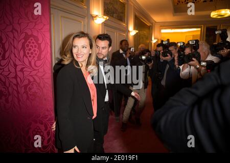 Valérie Trierweiler photo quittant la cérémonie du Prix Danielle Mitterrand 2013, le 22 novembre 2013, à Paris, en France. Photo de Romain BoE/ABACAPRESS.COM Banque D'Images