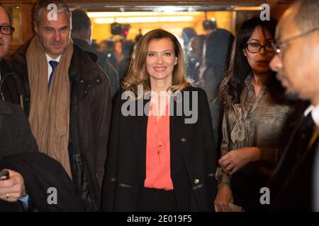 Valérie Trierweiler photo quittant la cérémonie du Prix Danielle Mitterrand 2013, le 22 novembre 2013, à Paris, en France. Photo de Romain BoE/ABACAPRESS.COM Banque D'Images