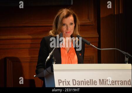 Valérie Trierweiler a été représentée lors de la cérémonie du Prix Danielle Mitterrand 2013, le 22 novembre 2013, à Paris, en France. Photo de Christian Liewig/ABACAPRESS.COM Banque D'Images